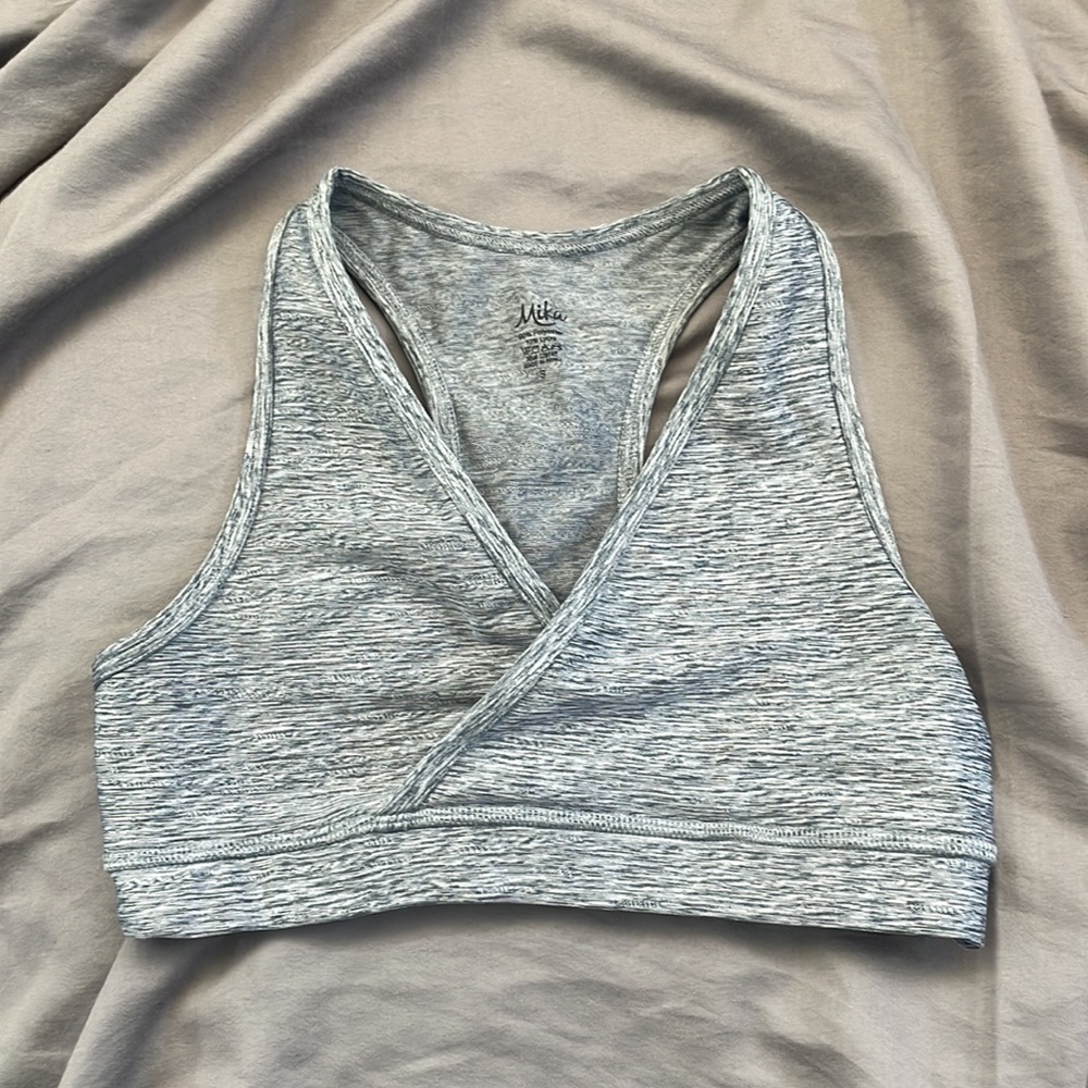 Mika sports bra